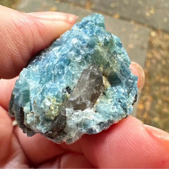 106cts/Vietnam Natural Unheat Blue Aquamarine Rough Crystal - Picture 11 of 17